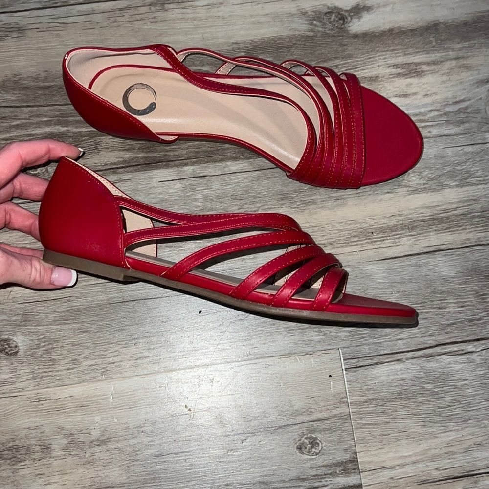 Journee collection flats